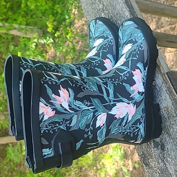 A New Day Woman's Rainboots Size 6 - Picture 2 of 11